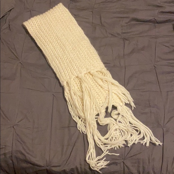 A Cintelli e Galluzzo scarf. - Picture 1 of 3